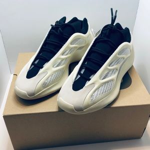 Azael Yeezy 700 V2 Size 10